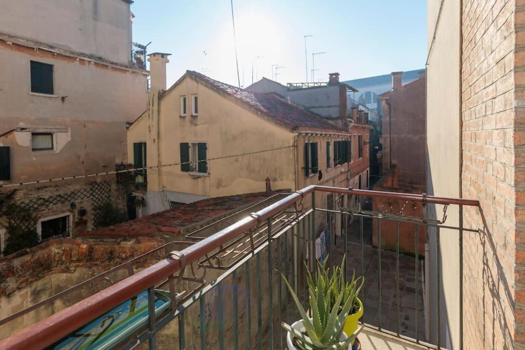 Casa Carla - Comodo Appartamento In Venice Cannaregio - 2 Camere Private 외부 사진